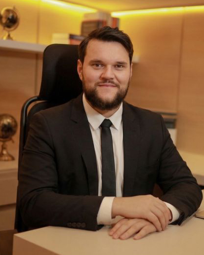 Retrato institucional de Yan Fellipe Mariotto Ricci Maller no escritório SRS Advogados